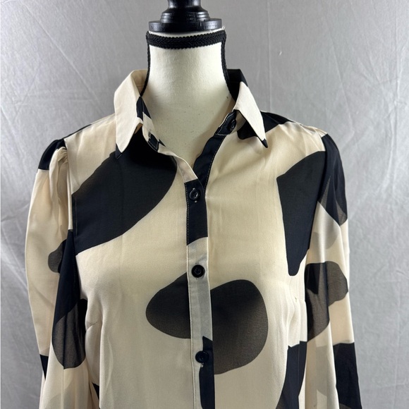 Geo Print Semi Sheer Blouse - Picture 8 of 10